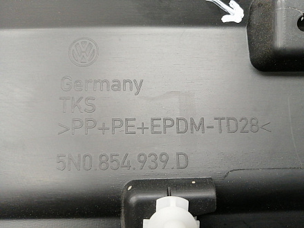 AA035904; Накладка двери передняя левая (5N0854939D) для Volkswagen Tiguan/БУ; Оригинал; Р1, Мелкий дефект; 