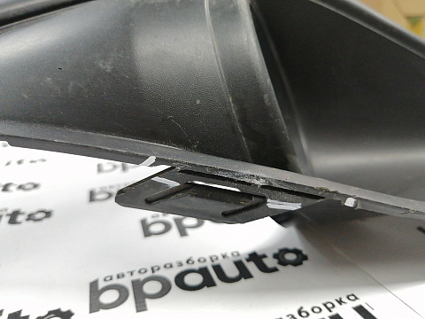 Фотография детали AA045549; Накладка ПТФ правая (6400H702) для Mitsubishi Outlander/БУ; Оригинал; Р1, Мелкий дефект; . Фото номер 3