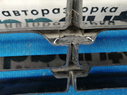 AA037579; Решетка переднего бампера (86550-2Y000) для Hyundai IX35/БУ; Оригинал; Р1, Мелкий дефект; 
