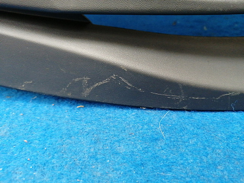 Фотография детали AA032848; Решетка радиатора (8200752748) для Renault Logan I рест. (2009-2015)/БУ; Оригинал; Р1, Мелкий дефект; . Фото номер 4