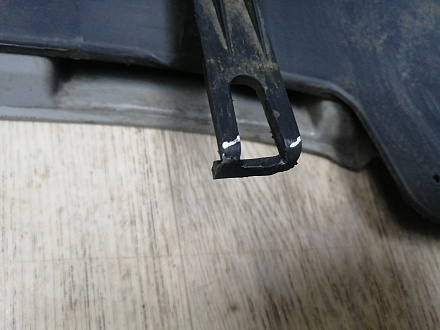 AA045717; Бампер передний; без паркт.; без омыват. (7E0807221) для Volkswagen/БУ; Оригинал; Р1, Мелкий дефект; 