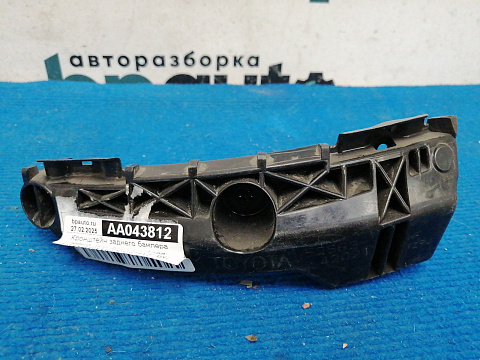 Фотография детали AA043812; Кронштейн заднего бампера левый, под фонарем, Long (52563-42021) для Toyota Rav4 30 рест. V 2.4 (2009 - 2010)/БУ; Оригинал; Р0, Хорошее; . Фото номер 1