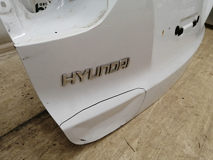 AA037662; Крышка багажника (73700-2S000) для Hyundai IX35/БУ; Оригинал; Р2, Удовлетворительное; 