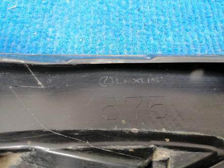 AA036620; Накладка переднего бампера правая (52437-48040) для Lexus RX IV (2019 — 2023)/БУ; Оригинал; Р1, Мелкий дефект; 