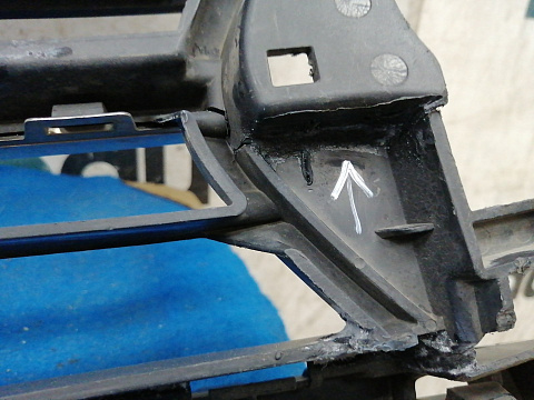 Фотография детали AA030551; Решетка переднего бампера (622542439R) для Renault Logan II (2013-2018)/БУ; Оригинал; Р1, Мелкий дефект; . Фото номер 14