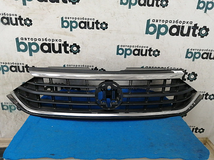 Решетка радиатора Фольксваген Polo VI Liftback 2020- 2022, б/у, фото 1