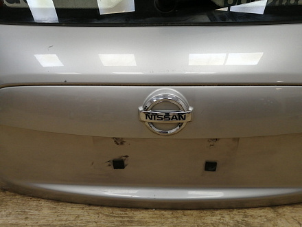 AA037073; Крышка багажника (K0100-1KAAD) для Nissan Juke/БУ; Оригинал; Р1, Мелкий дефект; 