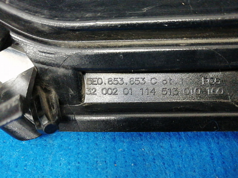 Фотография детали AA028313; Решетка радиатора (5E0 853 653 C) для Skoda Octavia/БУ; Оригинал; Р1, Мелкий дефект; . Фото номер 13
