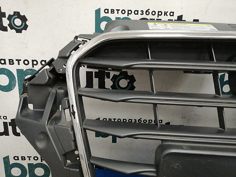 Фотография детали AA043249; Решётка радиатора (8V5 853 651) для Audi A3 III (8V) Sedan (2012-2016)/БУ; Оригинал; Р2, Удовлетворительное; . Фото номер 4
