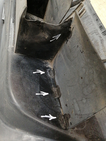 Фотография детали AA042870; Бампер задний; без паркт. (8200916804) для Renault Logan I рест. (2009-2015)/БУ; Оригинал; Р1, Мелкий дефект; . Фото номер 28