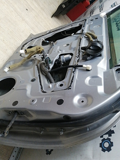 AA046069; Дверь передняя левая (H010A-1KLMA) для Nissan Juke/БУ; Оригинал; Р1, Мелкий дефект; 