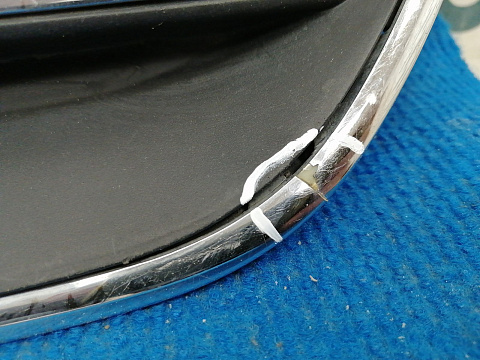 Фотография детали AA037733; Решетка радиатора, матовая (AM21-R8200-C) для Ford C-MAX II (2010-2015)/БУ; Оригинал; Р2, Удовлетворительное; . Фото номер 3