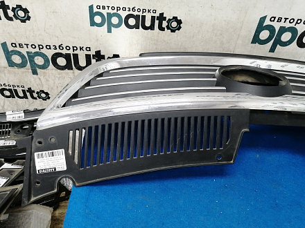 AA027810; Решетка радиатора; под паркт. (3C0853651AK) для Volkswagen Passat/БУ; Оригинал; Р2, Удовлетворительное; 