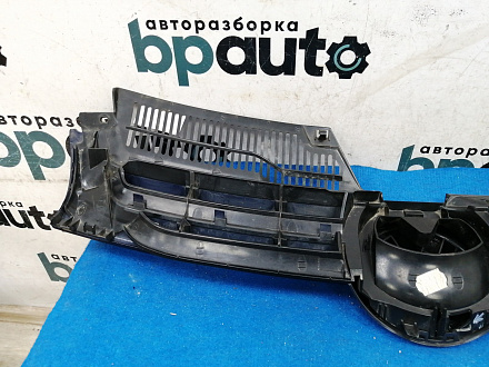 AA027395; Решетка радиатора (1K0853651A) для Volkswagen Golf/БУ; Оригинал; Р1, Мелкий дефект; 