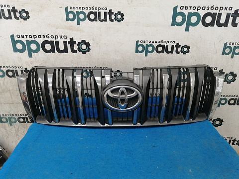 Решетка радиатора Тойота Land Cruiser Prado 150 2010 — 2013, б/у, фото 1