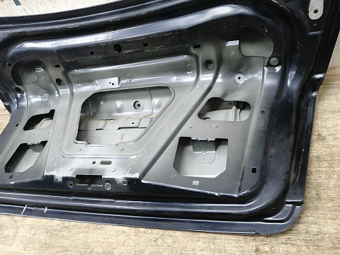 Фотография детали AA027653; Крышка багажника, алюминий для Volvo S60/БУ; Оригинал; Р1, Мелкий дефект; . Фото номер 11