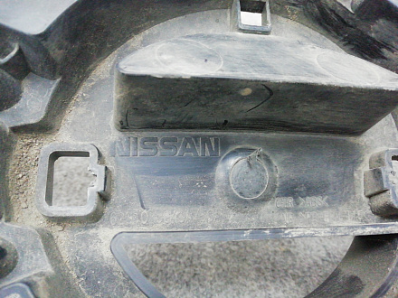 AA006264; Решетка радиатора (62310-JG50A) для Nissan X-Trail II (T31) (2007-2011)/БУ; Оригинал; Р1, Мелкий дефект; 