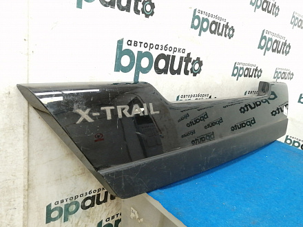 AA030539; Накладка крышки багажника нижняя, пластик (90901-JG00A) для Nissan X-Trail T31/БУ; Оригинал; Р1, Мелкий дефект; 