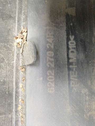 Фотография детали AA033833; Бампер передний; без паркт.; без омыват. (620227924R) для Renault Duster I (2011-2015)/БУ; Оригинал; Р1, Мелкий дефект; . Фото номер 23