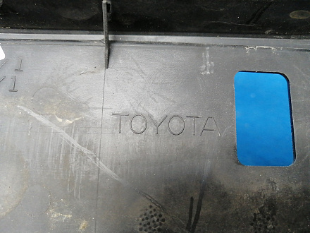 AA025313; Решетка переднего бампера (53112-33160) для Toyota Camry 55 рест. (2014 — 2017)/БУ; Оригинал; Р1, Мелкий дефект; 