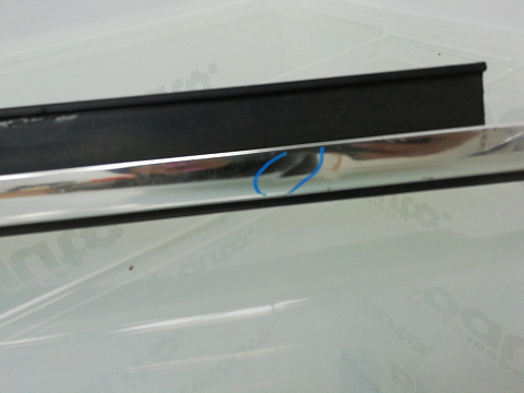 Фотография детали AA001232; Молдинг двери под стекло передний левый (8K0 853 283 J) для Audi A4 B8/БУ; Оригинал; Р1, Мелкий дефект; . Фото номер 5