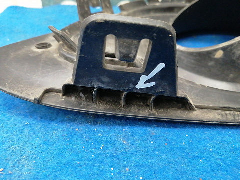Фотография детали AA032361; Накладка ПТФ левая (263369741R) для Renault Sandero II (2014-2018)/БУ; Оригинал; Р1, Мелкий дефект; . Фото номер 7