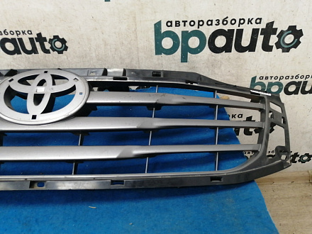 AA034662; Решетка радиатора (53111-0K450) для Toyota Hilux VII рест. (2011 - 2015)/БУ; Оригинал; Р1, Мелкий дефект; 