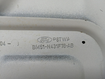 AA029869; Крышка багажника (BM51N431F78AB) для Ford Focus/БУ; Оригинал; Р2, Удовлетворительное; 