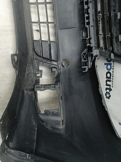 AA045719; Бампер передний; без паркт.; без омыват. (2K5807221A) для Volkswagen Caddy III рест. (2010-2015)/БУ; Оригинал; Р1, Мелкий дефект; 