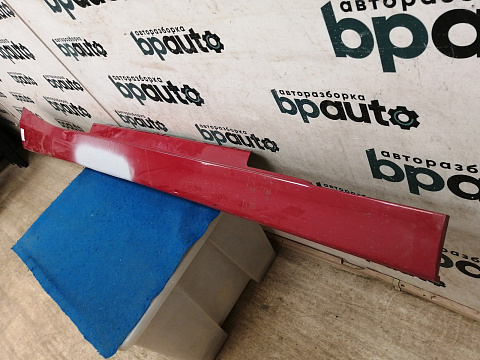 Фотография детали AA035143; Накладка порога правая (51777288396) для BMW 1 серия F21/БУ; Оригинал; Р1, Мелкий дефект; . Фото номер 3