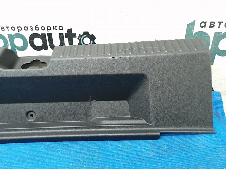 AA019734; Накладка задней панели (6RU863459A) для Volkswagen Polo/БУ; Оригинал; Р1, Мелкий дефект; 