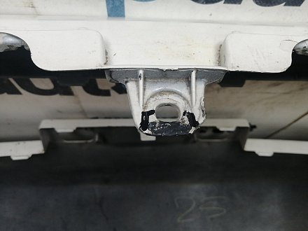 AA044531; Бампер передний; без паркт.; под омыват. (52119-0K840) для Toyota Hilux VIII (2015 - 2020)/БУ; Оригинал; Р1, Мелкий дефект; 