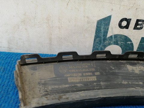 Фотография детали AA037601; Накладка переднего бампера правая, расширитель, Alltrack (3AA807258) для Volkswagen Passat/БУ; Оригинал; Р1, Мелкий дефект; . Фото номер 7