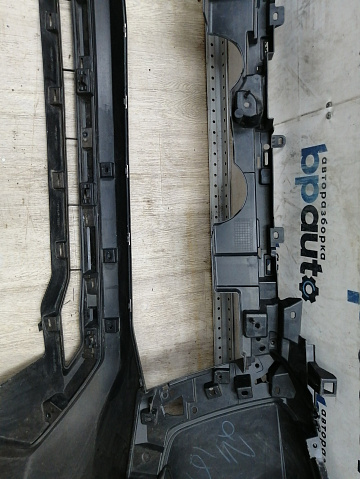 Фотография детали AA044842; Бампер передний; под паркт.; под омыват. (6400J511ZZ) для Mitsubishi Pajero Sport III рест. (2019-н.в.)/БУ; Оригинал; Р1, Мелкий дефект; . Фото номер 21