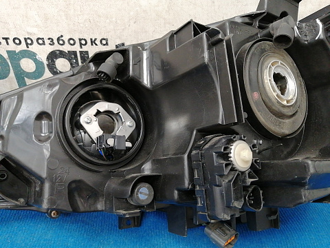 Фотография детали AA037188; Фара правая галоген (GHR4-51030) для Mazda 6 III (GJ) (2012-2015)/БУ; Оригинал; Р1, Мелкий дефект; . Фото номер 20