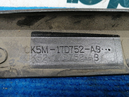 AA019765; Молдинг заднего бампера правый (CK52-17D752-AB) для Land Rover Range Rover/БУ; Оригинал; Р1, Мелкий дефект; 
