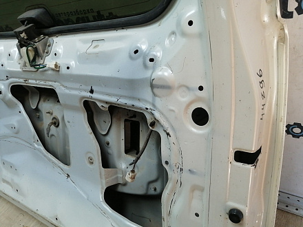 AA044896; Крышка багажника (67005-60F50) для Toyota Land Cruiser Prado 150 (2010 — 2013)/БУ; Оригинал; Р1, Мелкий дефект; (070) Белый перламутр 3х. сл.