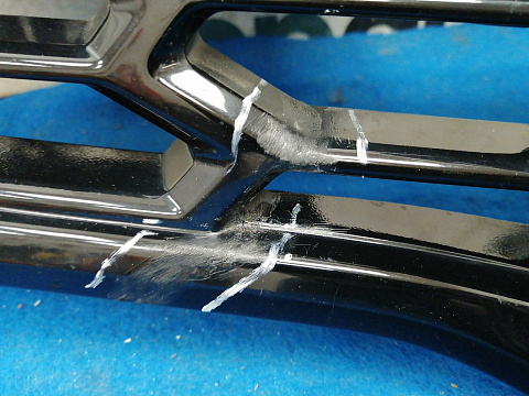 Фотография детали AA033313; Решетка радиатора (62310-BR00A) для Nissan Qashqai I рест. (2010-2013)/БУ; Оригинал; Р1, Мелкий дефект; . Фото номер 7