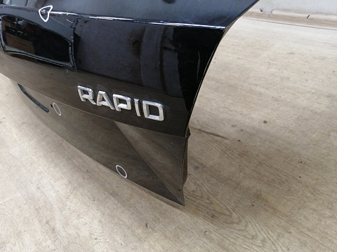 Фотография детали AA038827; Крышка багажника (5JA827219) для Skoda Rapid/БУ; Оригинал; Р1, Мелкий дефект; . Фото номер 14