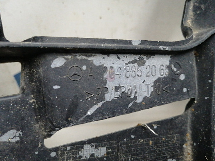AA045490; Кронштейн, каркас переднего бампера правй (A2048852065) для Mercedes-Benz GLK-klasse I (X204) (2008-2012)/БУ; Оригинал; Р1, Мелкий дефект; 