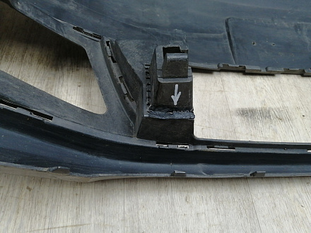 AA045691; Бампер передний; без паркт.; под омыват. (1T0 807 221 M) для Volkswagen Touran II (2010-2015)/БУ; Оригинал; Р1, Мелкий дефект; 