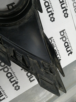 AA045552; Накладка ПТФ левая (6400G481) для Mitsubishi Outlander/БУ; Оригинал; Р1, Мелкий дефект; 