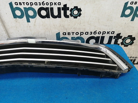 Фотография детали AA025634; Решетка переднего бампера (13238553) для Opel Astra/БУ; Оригинал; Р1, Мелкий дефект; . Фото номер 7