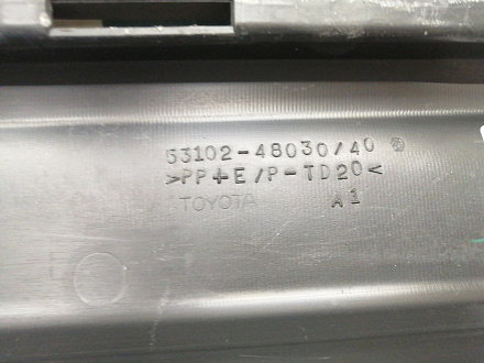 AA037583; Решетка переднего бампера (53102-48030) для Toyota Highlander II рест. (2010 - 2013)/БУ; Оригинал; Р1, Мелкий дефект; 