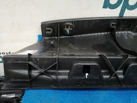 Фотография детали AA037799; Накладка задней панели внутренняя, пластик (8200128740) для Renault Megane/БУ; Оригинал; Р2, Удовлетворительное; . Фото номер 16