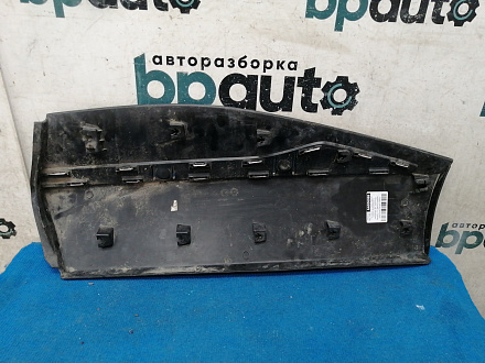 AA036088; Накладка на дверь задняя правая (828209822R) для Renault Kaptur/БУ; Оригинал; Р1, Мелкий дефект; 