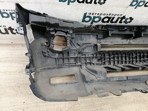 Фотография детали AA031631; Бампер передний, под ПТФ; под паркт.; под омыват. (AH22-17F003-AB) для Land Rover Discovery IV (2009 - 2013)/БУ; Оригинал; Р1, Мелкий дефект; . Фото номер 16