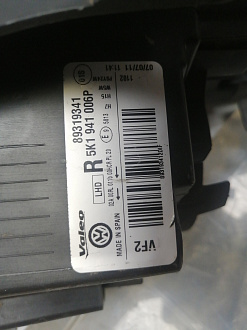 AA046037; Фара галоген правая (5K1941006P) для Volkswagen Golf/БУ; Оригинал; Р1, Мелкий дефект; 