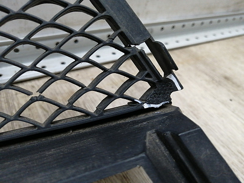 Фотография детали AA046139; Решетка переднего бампера, AMG; под паркт. (A1668855022) для Mercedes-Benz GL-klasse II (X166) (2012-2016)/БУ; Оригинал; Р1, Мелкий дефект; . Фото номер 13