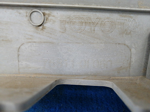 Фотография детали AA030932; Накладка крышки багажника; под камер. (76811-0F060) для Toyota Verso/БУ; Оригинал; Р1, Мелкий дефект; . Фото номер 15